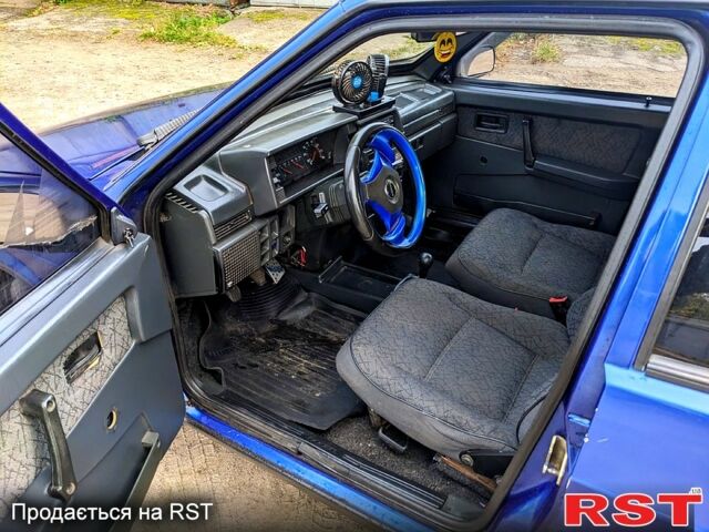 Синий ВАЗ 21099, объемом двигателя 1.5 л и пробегом 210 тыс. км за 1200 $, фото 2 на Automoto.ua