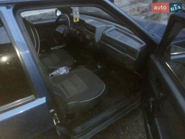 Синий ВАЗ 21099, объемом двигателя 1.5 л и пробегом 300 тыс. км за 1200 $, фото 2 на Automoto.ua