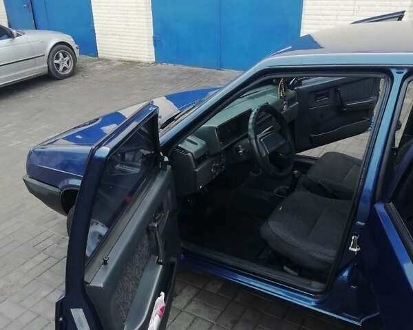 Синий ВАЗ 21099, объемом двигателя 1.5 л и пробегом 185 тыс. км за 2500 $, фото 2 на Automoto.ua