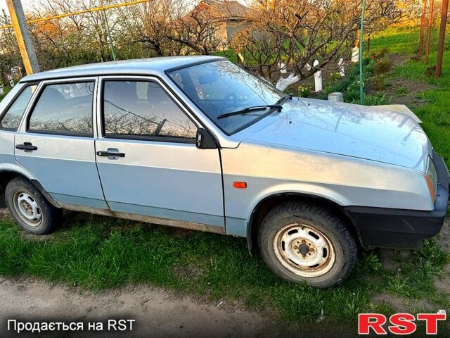 Синий ВАЗ 21099, объемом двигателя 1.5 л и пробегом 140 тыс. км за 1400 $, фото 2 на Automoto.ua