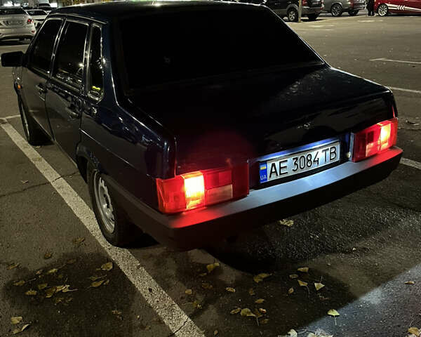 Синий ВАЗ 21099, объемом двигателя 1.6 л и пробегом 220 тыс. км за 1900 $, фото 1 на Automoto.ua