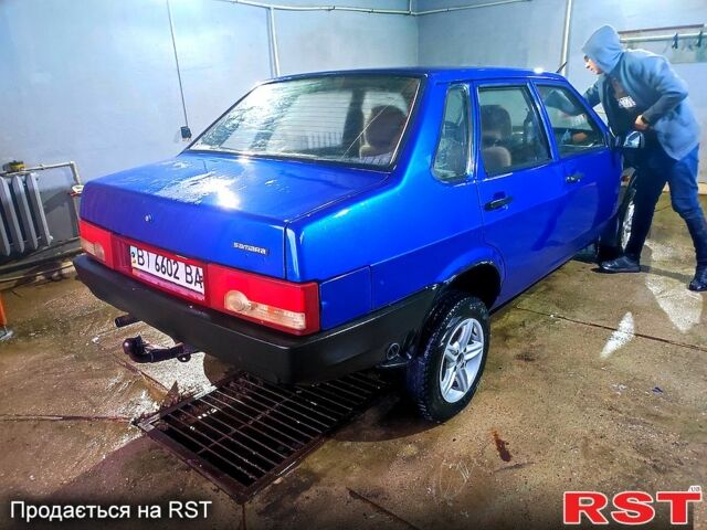 Синий ВАЗ 21099, объемом двигателя 1.5 л и пробегом 100 тыс. км за 1499 $, фото 2 на Automoto.ua