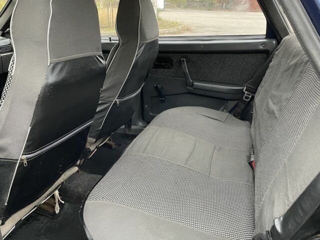 Синий ВАЗ 21099, объемом двигателя 1.5 л и пробегом 250 тыс. км за 1000 $, фото 6 на Automoto.ua