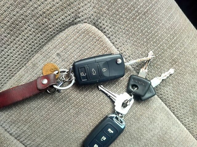 Синій ВАЗ 21099, об'ємом двигуна 1.5 л та пробігом 205 тис. км за 2000 $, фото 6 на Automoto.ua