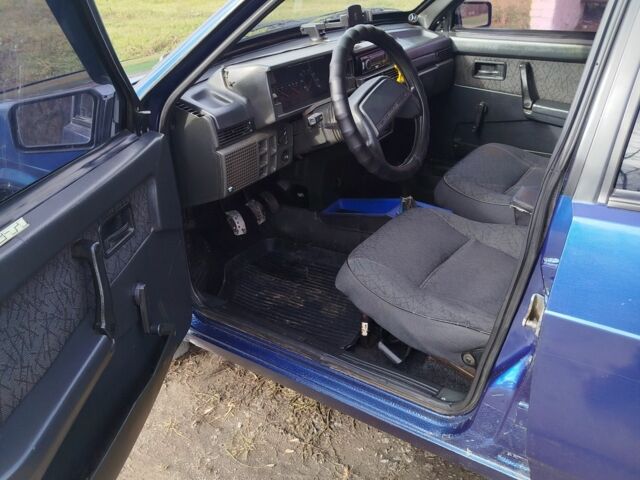 Синій ВАЗ 21099, об'ємом двигуна 1.5 л та пробігом 250 тис. км за 1650 $, фото 5 на Automoto.ua