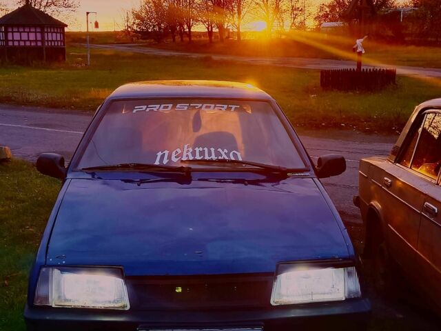 Синий ВАЗ 21099, объемом двигателя 1.5 л и пробегом 77 тыс. км за 1000 $, фото 2 на Automoto.ua