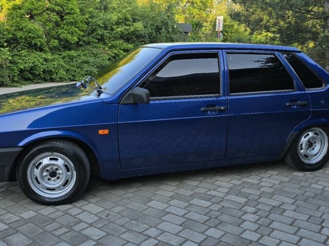 Синий ВАЗ 21099, объемом двигателя 1.6 л и пробегом 155 тыс. км за 3100 $, фото 6 на Automoto.ua