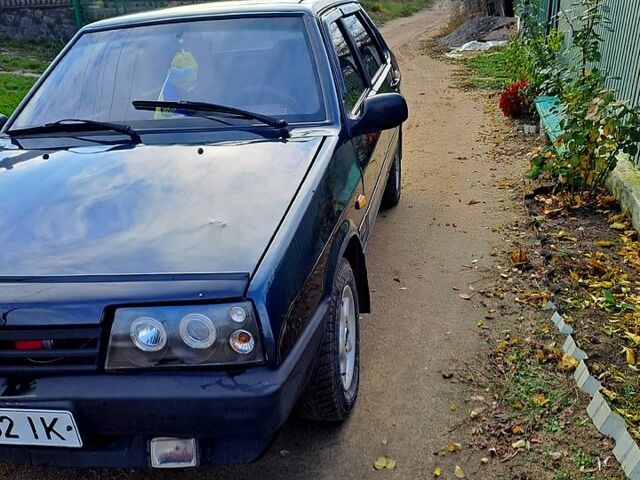 Синий ВАЗ 21099, объемом двигателя 1.5 л и пробегом 198 тыс. км за 1500 $, фото 1 на Automoto.ua