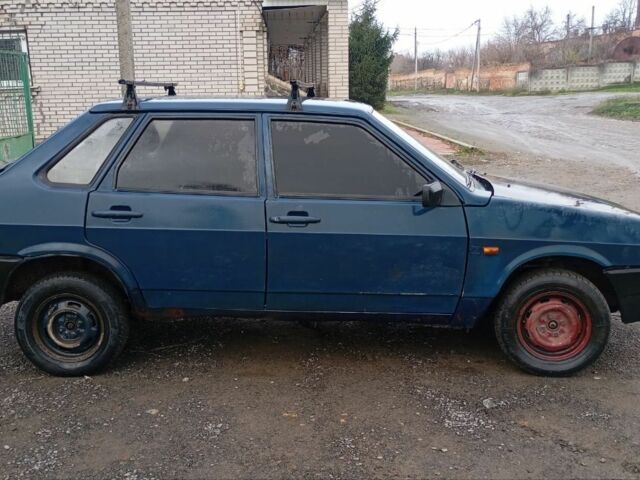 Синий ВАЗ 21099, объемом двигателя 1 л и пробегом 300 тыс. км за 650 $, фото 1 на Automoto.ua