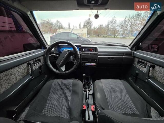 Синий ВАЗ 21099, объемом двигателя 1.6 л и пробегом 250 тыс. км за 1650 $, фото 4 на Automoto.ua