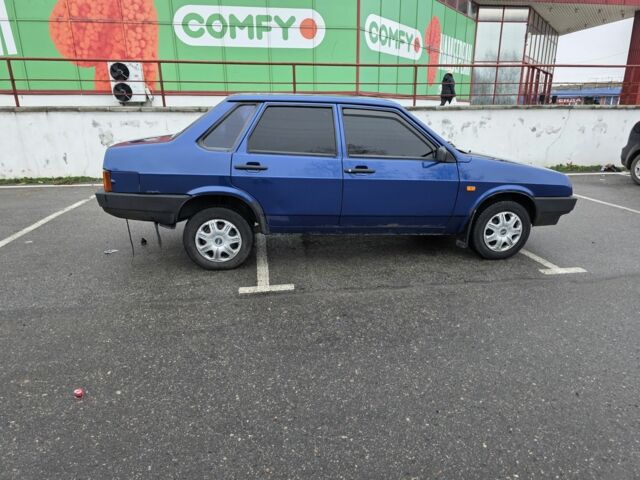 Синий ВАЗ 21099, объемом двигателя 1.6 л и пробегом 250 тыс. км за 1650 $, фото 2 на Automoto.ua