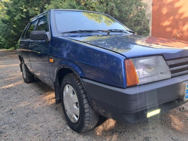 Синий ВАЗ 21099, объемом двигателя 1.5 л и пробегом 200 тыс. км за 1450 $, фото 4 на Automoto.ua