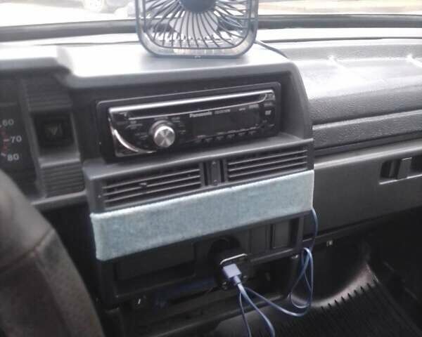 Синий ВАЗ 21099, объемом двигателя 1.5 л и пробегом 270 тыс. км за 1150 $, фото 6 на Automoto.ua