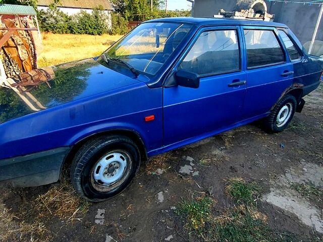 Синий ВАЗ 21099, объемом двигателя 1.5 л и пробегом 266 тыс. км за 700 $, фото 4 на Automoto.ua