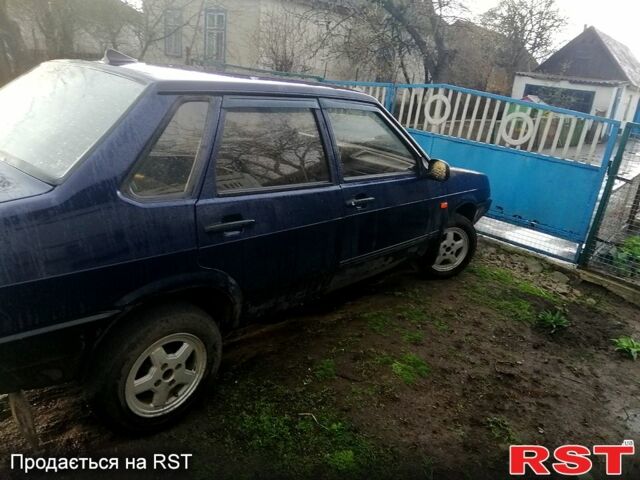 Синий ВАЗ 21099, объемом двигателя 1.5 л и пробегом 192 тыс. км за 1500 $, фото 1 на Automoto.ua
