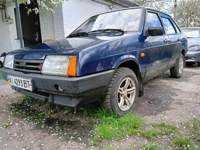 Синий ВАЗ 21099, объемом двигателя 1.5 л и пробегом 166 тыс. км за 900 $, фото 3 на Automoto.ua