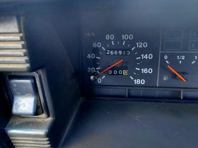 Синий ВАЗ 21099, объемом двигателя 1.5 л и пробегом 266 тыс. км за 700 $, фото 3 на Automoto.ua