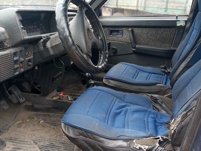 Синий ВАЗ 21099, объемом двигателя 1.5 л и пробегом 226 тыс. км за 583 $, фото 2 на Automoto.ua