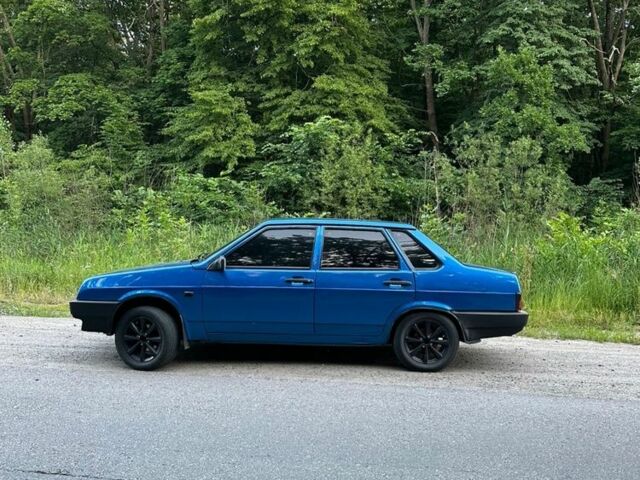 Синій ВАЗ 21099, об'ємом двигуна 1.6 л та пробігом 225 тис. км за 3000 $, фото 4 на Automoto.ua