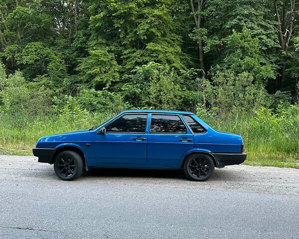 Синий ВАЗ 21099, объемом двигателя 1.6 л и пробегом 230 тыс. км за 3000 $, фото 2 на Automoto.ua