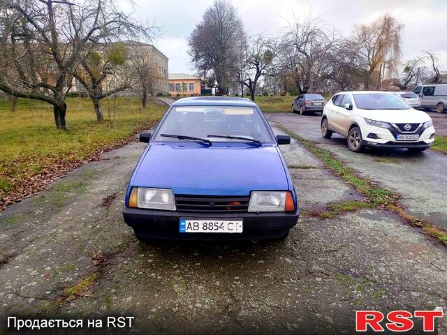 Синий ВАЗ 21099, объемом двигателя 1.6 л и пробегом 215 тыс. км за 1300 $, фото 2 на Automoto.ua
