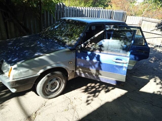 Синий ВАЗ 21099, объемом двигателя 1.5 л и пробегом 300 тыс. км за 1200 $, фото 2 на Automoto.ua