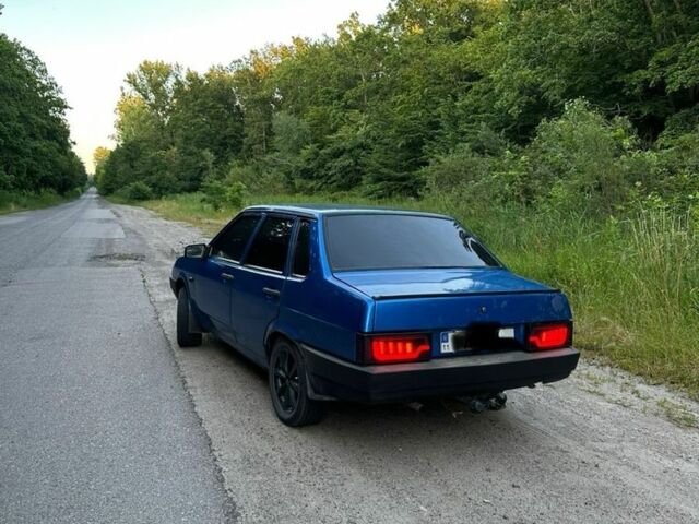 Синій ВАЗ 21099, об'ємом двигуна 1.6 л та пробігом 225 тис. км за 3000 $, фото 3 на Automoto.ua