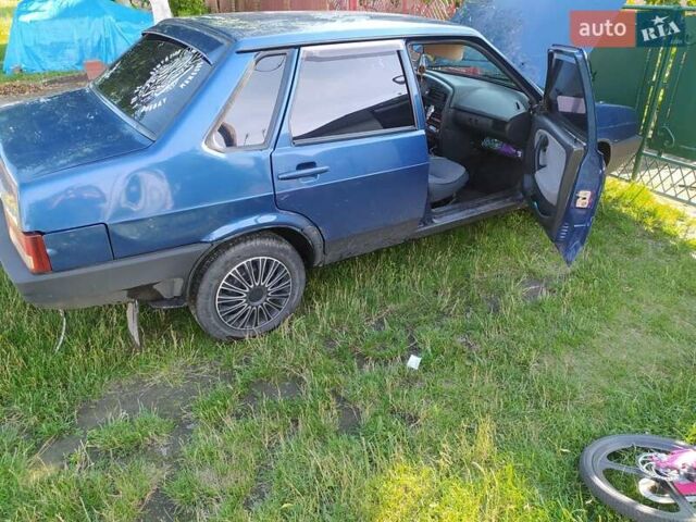 Синий ВАЗ 21099, объемом двигателя 1.6 л и пробегом 203 тыс. км за 1500 $, фото 4 на Automoto.ua