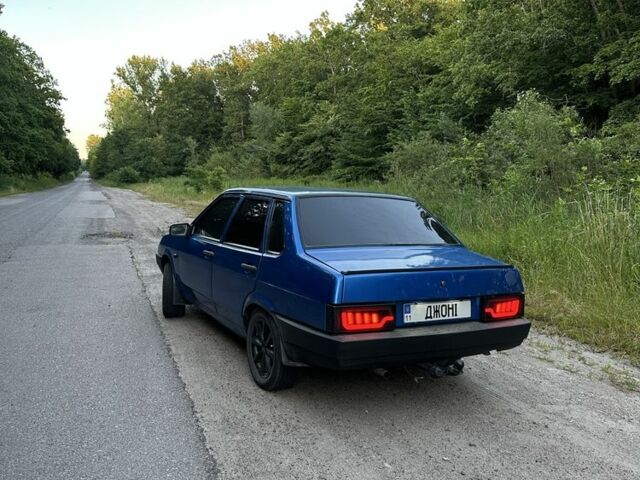 Синий ВАЗ 21099, объемом двигателя 1.6 л и пробегом 225 тыс. км за 3700 $, фото 5 на Automoto.ua