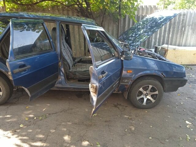 Синий ВАЗ 21099, объемом двигателя 1.5 л и пробегом 300 тыс. км за 1200 $, фото 8 на Automoto.ua