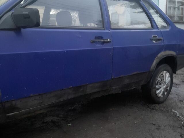 Синий ВАЗ 21099, объемом двигателя 1.5 л и пробегом 400 тыс. км за 594 $, фото 4 на Automoto.ua
