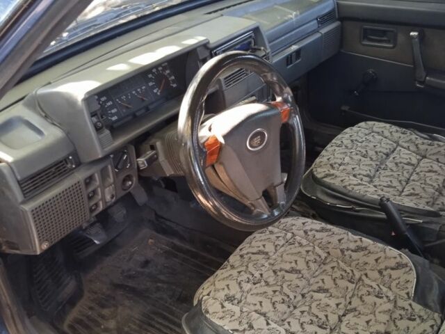 Синий ВАЗ 21099, объемом двигателя 1.5 л и пробегом 300 тыс. км за 1200 $, фото 5 на Automoto.ua