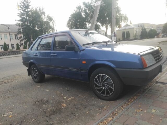Синий ВАЗ 21099, объемом двигателя 1.6 л и пробегом 195 тыс. км за 1300 $, фото 2 на Automoto.ua