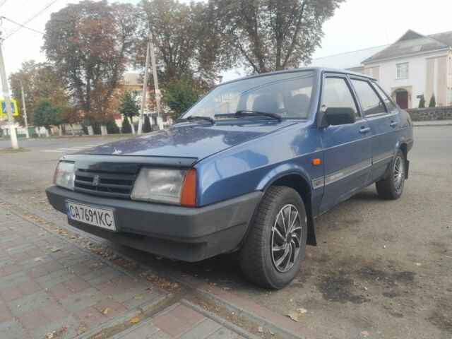 Синий ВАЗ 21099, объемом двигателя 1.6 л и пробегом 195 тыс. км за 1300 $, фото 1 на Automoto.ua