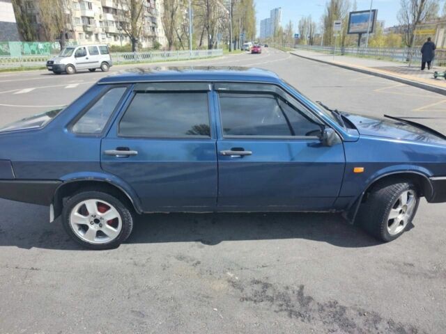 Синий ВАЗ 21099, объемом двигателя 1.6 л и пробегом 300 тыс. км за 1900 $, фото 3 на Automoto.ua