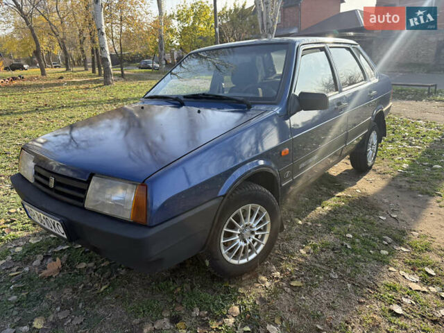 Синий ВАЗ 21099, объемом двигателя 1.6 л и пробегом 165 тыс. км за 1950 $, фото 3 на Automoto.ua
