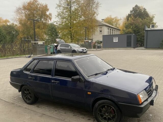 Синий ВАЗ 21099, объемом двигателя 1.6 л и пробегом 230 тыс. км за 1600 $, фото 2 на Automoto.ua