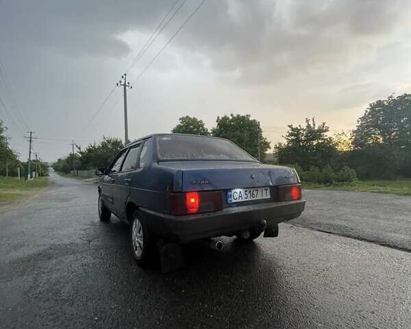 ВАЗ 21099 2008 в Черкассах на Automoto.ua Синий ВАЗ 21099, объемом двигателя 1.6 л и пробегом 300 тыс. км за 1000 $, фото 1 на Automoto.ua