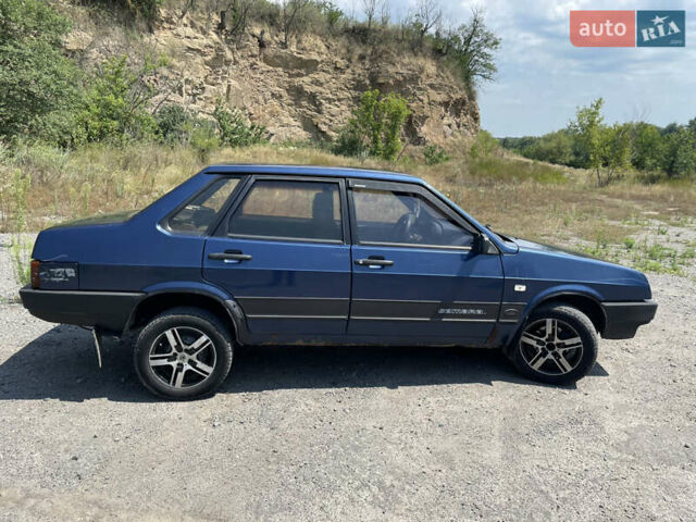 Синий ВАЗ 21099, объемом двигателя 1.6 л и пробегом 417 тыс. км за 900 $, фото 1 на Automoto.ua
