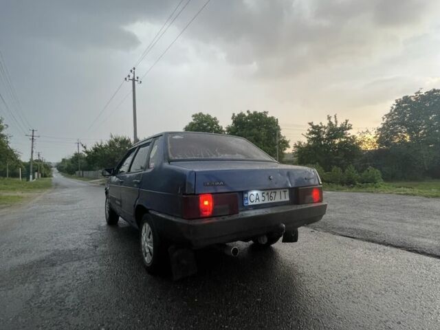 ВАЗ 21099 2008 в Черкассах на Automoto.ua Синий ВАЗ 21099, объемом двигателя 1.6 л и пробегом 300 тыс. км за 1000 $, фото 2 на Automoto.ua