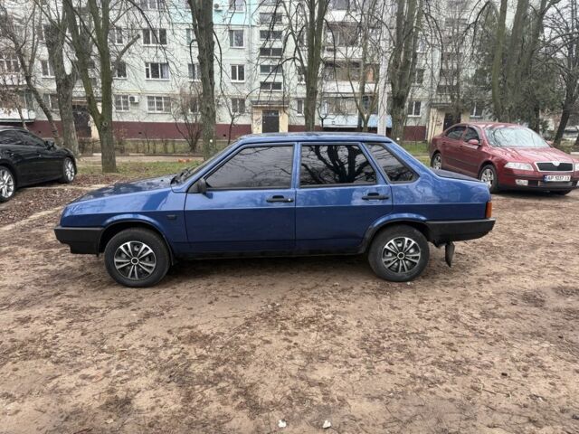 Синий ВАЗ 21099, объемом двигателя 1.6 л и пробегом 180 тыс. км за 1750 $, фото 4 на Automoto.ua