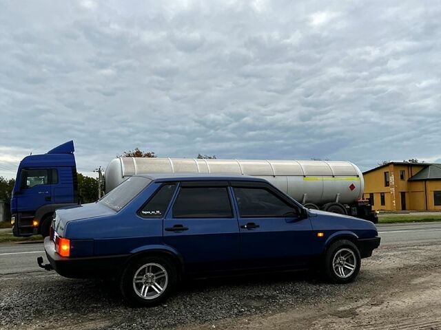 Синий ВАЗ 21099, объемом двигателя 1.6 л и пробегом 150 тыс. км за 3200 $, фото 2 на Automoto.ua