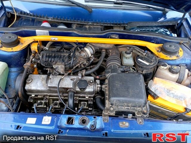 Синий ВАЗ 21099, объемом двигателя 1.6 л и пробегом 65 тыс. км за 888 $, фото 2 на Automoto.ua