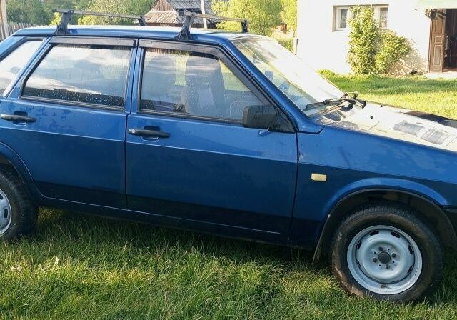 Синий ВАЗ 21099, объемом двигателя 1.6 л и пробегом 200 тыс. км за 1450 $, фото 3 на Automoto.ua