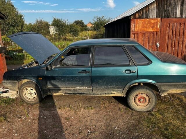 Зеленый ВАЗ 21099, объемом двигателя 1.5 л и пробегом 200 тыс. км за 1150 $, фото 2 на Automoto.ua