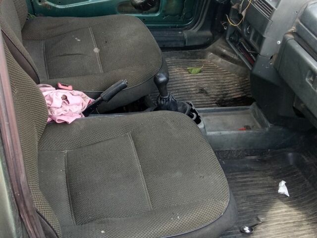 Зеленый ВАЗ 21099, объемом двигателя 1.5 л и пробегом 300 тыс. км за 482 $, фото 4 на Automoto.ua