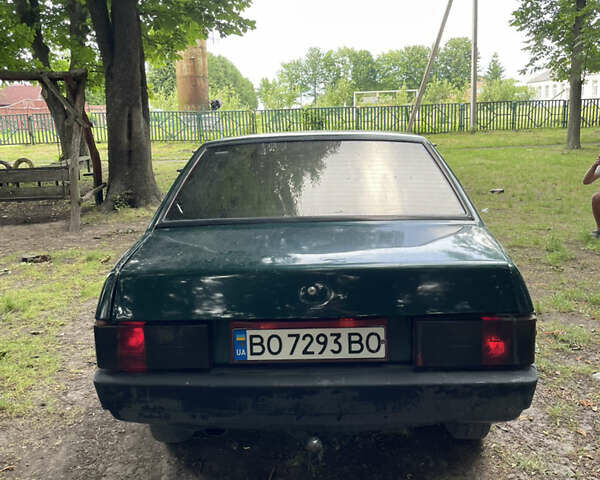 Зеленый ВАЗ 21099, объемом двигателя 1.6 л и пробегом 240 тыс. км за 500 $, фото 3 на Automoto.ua