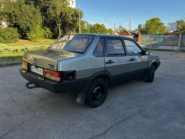 Зеленый ВАЗ 21099, объемом двигателя 1.5 л и пробегом 200 тыс. км за 900 $, фото 2 на Automoto.ua
