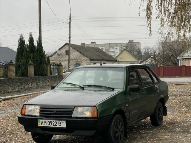 Зеленый ВАЗ 21099, объемом двигателя 1.5 л и пробегом 300 тыс. км за 700 $, фото 2 на Automoto.ua