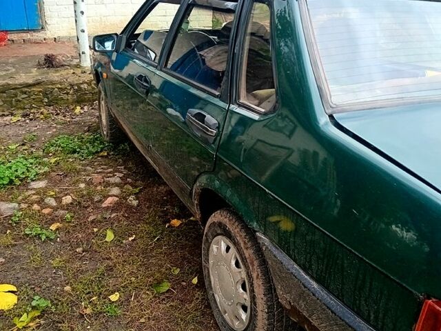 Зеленый ВАЗ 21099, объемом двигателя 1.5 л и пробегом 83 тыс. км за 900 $, фото 2 на Automoto.ua